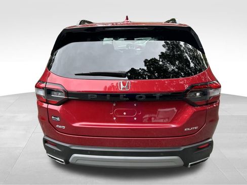 Used 2025 Honda Pilot Elite image 4