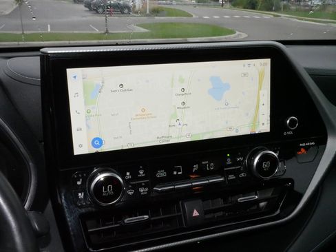 Used 2023 Toyota Highlander Platinum image 22