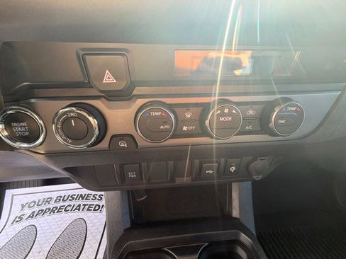 Used 2021 Toyota Tacoma TRD Sport AWD/4WD image 25