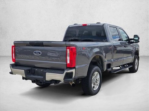 Used 2025 Ford F250 XLT AWD/4WD image 5