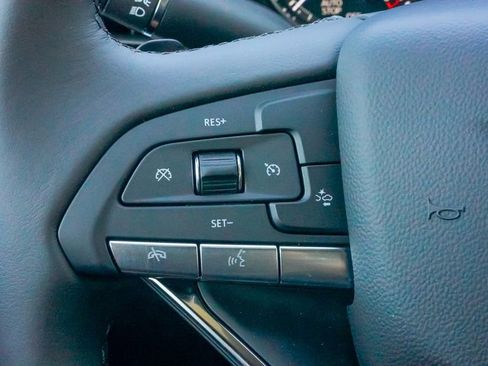 Certified 2025 Cadillac XT6 Luxury FWD image 34