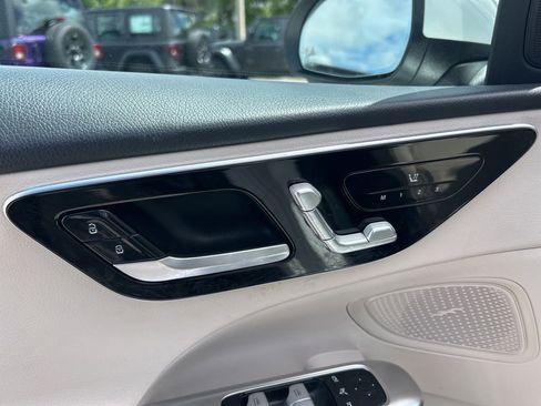 Used 2025 Mercedes-Benz C 300 Sedan image 36
