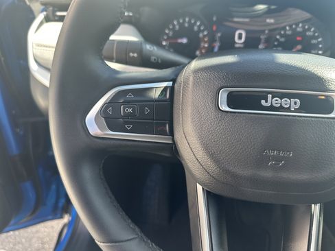 Used 2025 Jeep Compass Limited AWD/4WD image 13