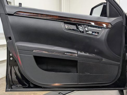 Used 2010 Mercedes-Benz S 550 image 12