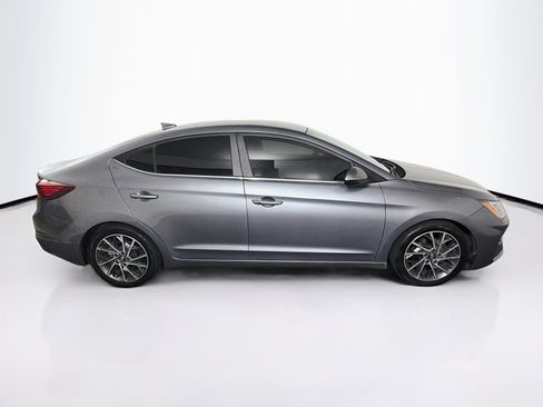 Used 2019 Hyundai Elantra Limited FWD image 10