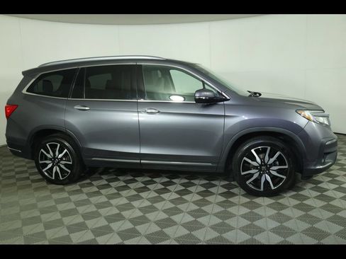 Used 2019 Honda Pilot Touring image 2
