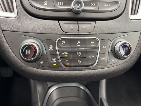 Used 2024 Chevrolet Malibu LT image 12