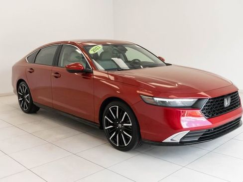 Used 2023 Honda Accord Touring image 7