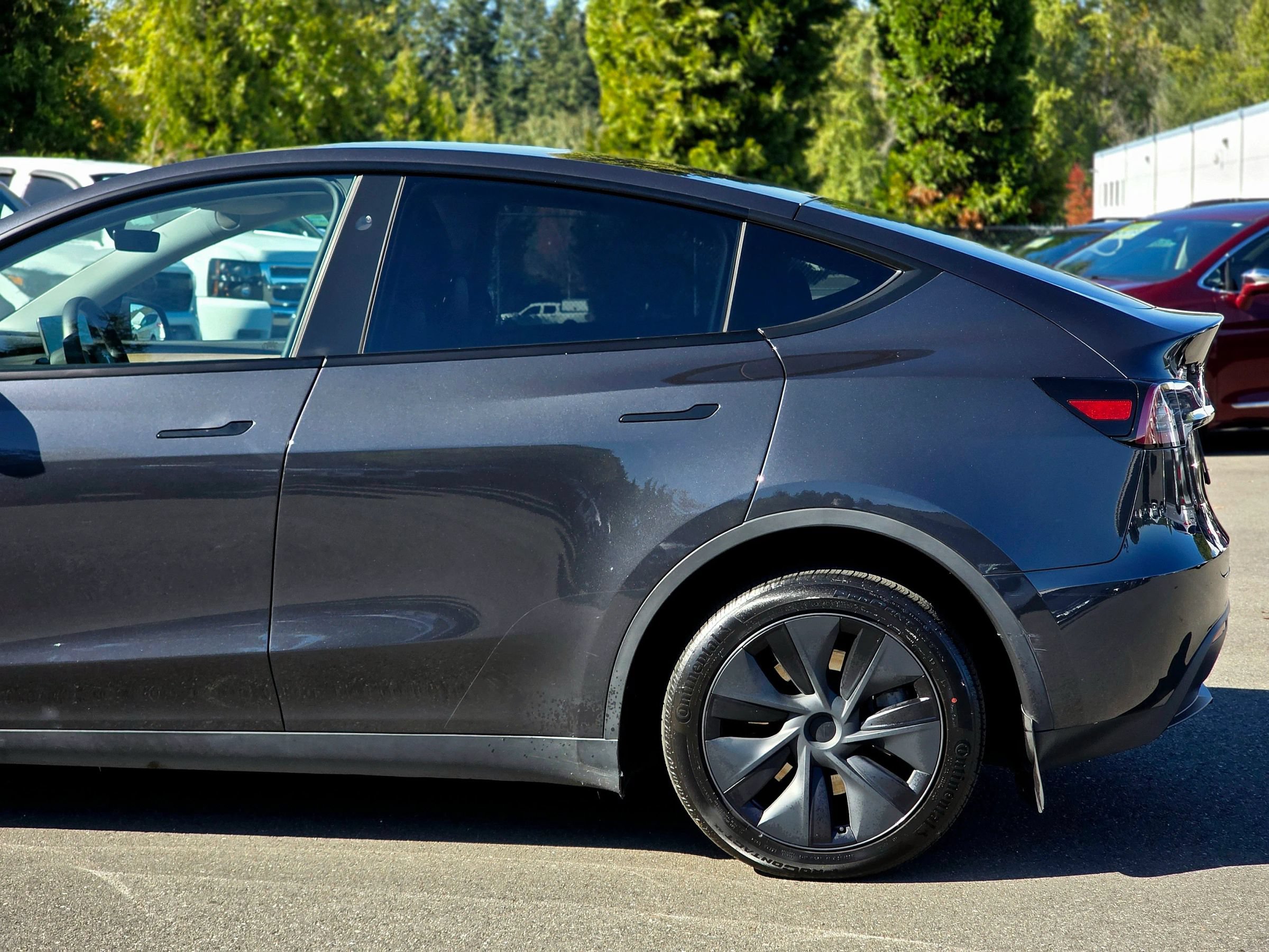 Used 2024 Tesla Model Y Long Range AWD/4WD image 8
