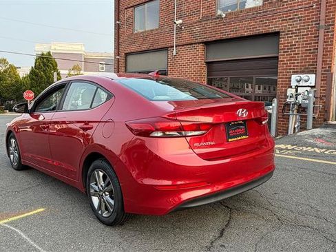 Used 2017 Hyundai Elantra SE FWD image 10