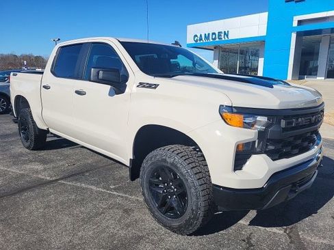 New 2026 Chevrolet Silverado 1500 Custom Trail Boss w/ Dark Appearance Package image 2