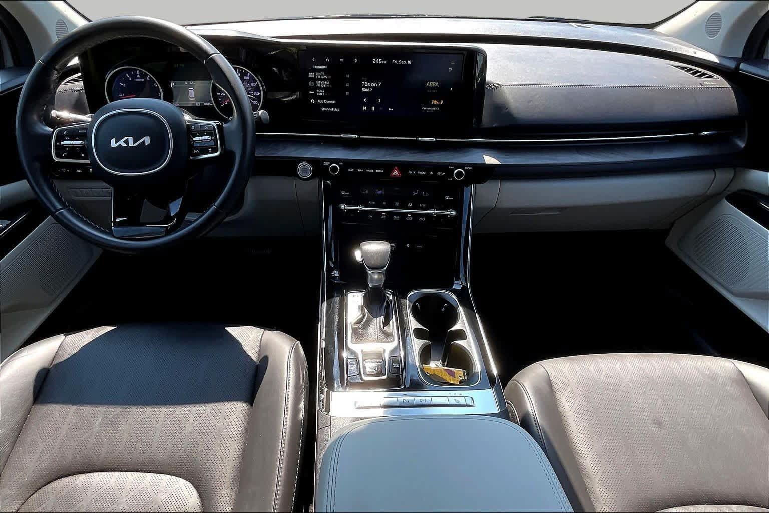 Used 2024 Kia Carnival EX FWD image 15