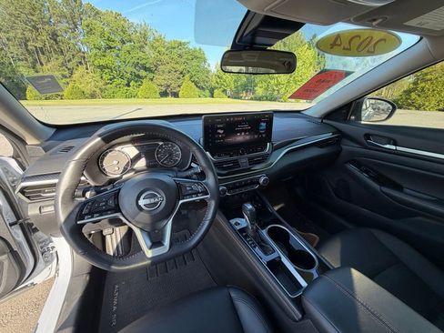 Certified 2024 Nissan Altima 2.5 SR w/ SR Premium Package FWD image 21