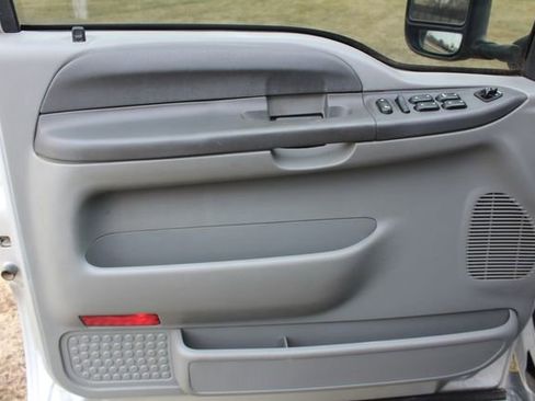 Used 2003 Ford F250 XLT image 27