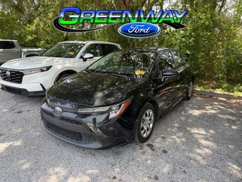 Used 2020 Toyota Corolla LE FWD image 1
