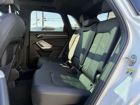 Used 2025 Audi Q3 2.0T Premium image 15