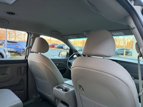 Certified 2018 Kia Sedona L image 17