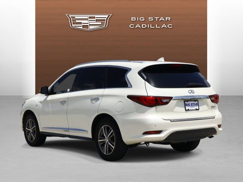 Used 2020 INFINITI QX60 Luxe w/ Essential Package FWD image 3