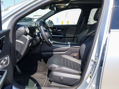 Used 2023 Mercedes-Benz GLC 300 4MATIC image 12