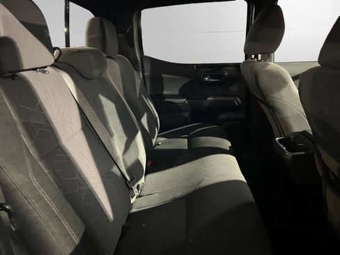 Used 2017 Toyota Tacoma TRD Sport image 16