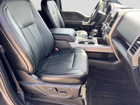 Used 2018 Ford F150 Lariat w/ Equipment Group 502A Luxury AWD/4WD image 21