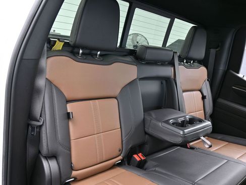 Used 2025 Chevrolet Silverado 1500 High Country w/ Technology Package image 51