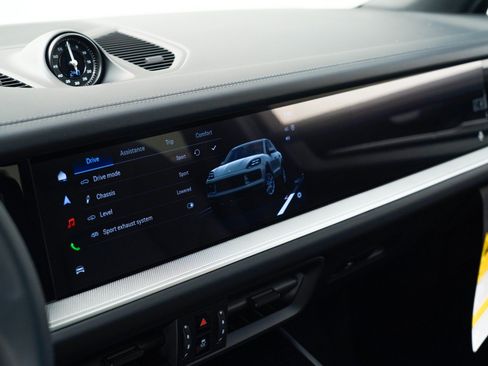 New 2026 Porsche Cayenne S image 30