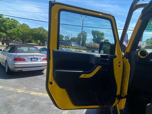 Used 2011 Jeep Wrangler Unlimited Sport image 12