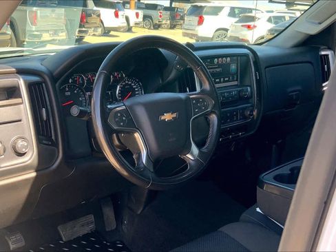 Used 2018 Chevrolet Silverado 1500 LT image 17