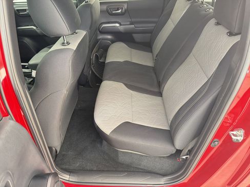 Used 2023 Toyota Tacoma TRD Sport w/ Technology Package image 15