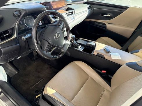 Used 2019 Lexus ES 350 Luxury w/ Premium Package image 10