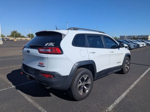 Used 2015 Jeep Cherokee Trailhawk w/ Comfort/Convenience Group AWD/4WD image 6