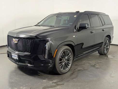Used 2025 Cadillac Escalade Sport Platinum image 4