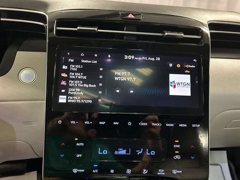 Used 2024 Hyundai Tucson Limited AWD/4WD image 15