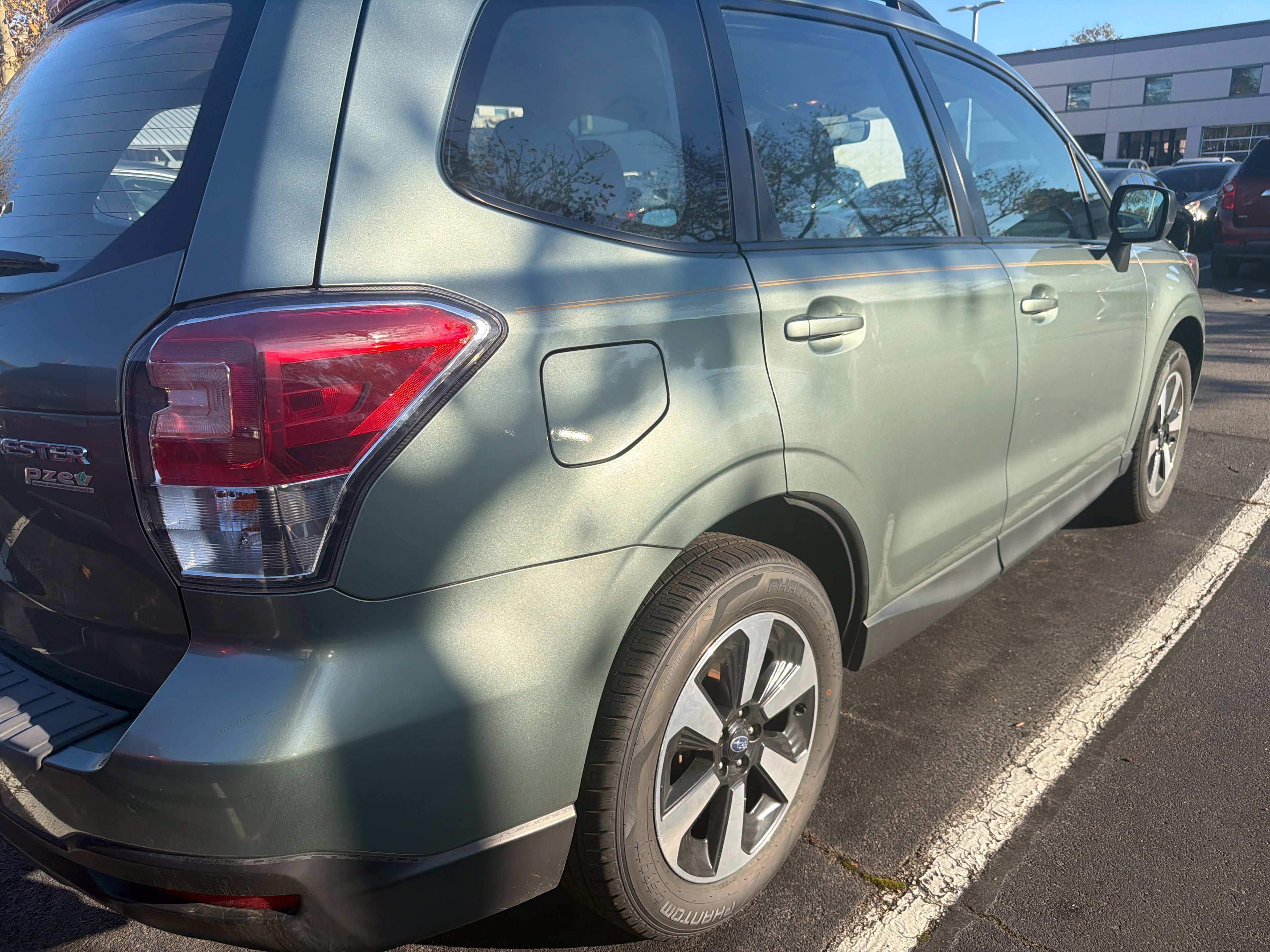 Used 2017 Subaru Forester 2.5i w/ Alloy Wheel Package AWD/4WD image 11