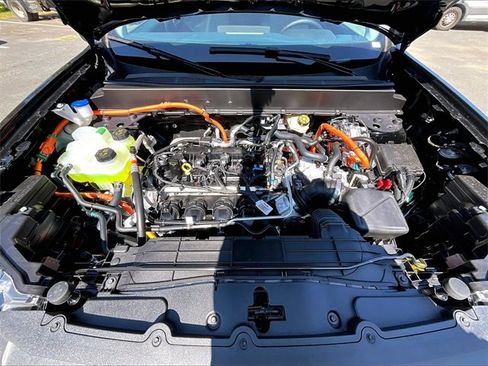 New 2025 Ford Maverick XLT w/ XLT Luxury Package image 12