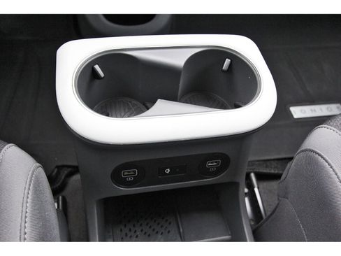 Used 2024 Hyundai Ioniq 5 SEL RWD image 29