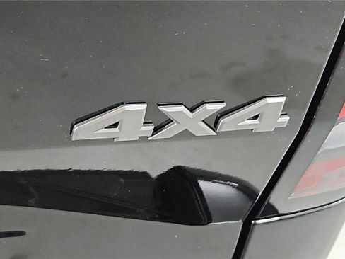 Certified 2025 Nissan Frontier SV image 24