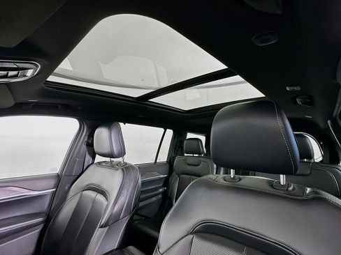 Used 2024 Jeep Grand Cherokee L Limited w/ Luxury Tech Group II image 26