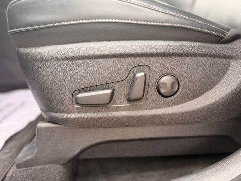 Used 2025 Kia Telluride S FWD image 11