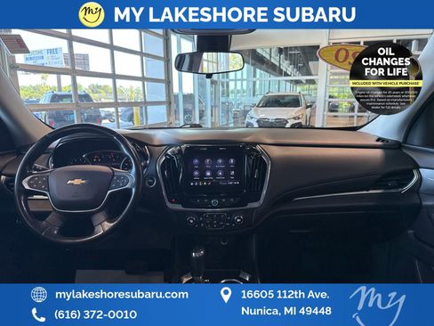 Used 2020 Chevrolet Traverse LT w/ Driver Confidence II Package AWD/4WD image 17