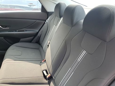 Used 2023 Hyundai Elantra SEL w/ Convenience Package FWD image 9