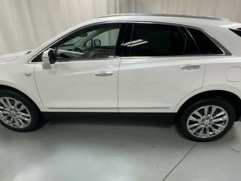 Used 2022 Cadillac XT5 Premium Luxury w/ Technology Package FWD image 5