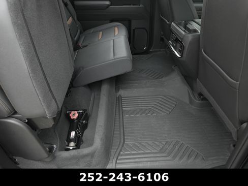 Used 2025 GMC Sierra 1500 AT4 w/ AT4 Premium Package AWD/4WD image 33