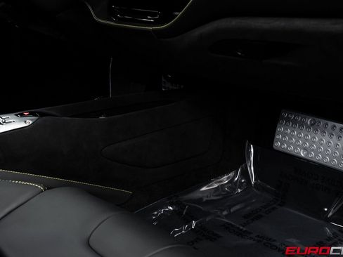 Used 2022 Ferrari SF90 Stradale AWD/4WD image 38