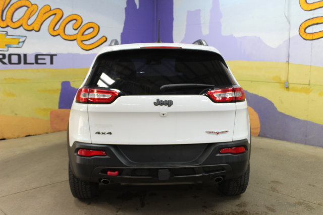 Used 2018 Jeep Cherokee Trailhawk AWD/4WD image 7