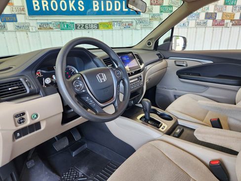 Used 2016 Honda Pilot EX image 2