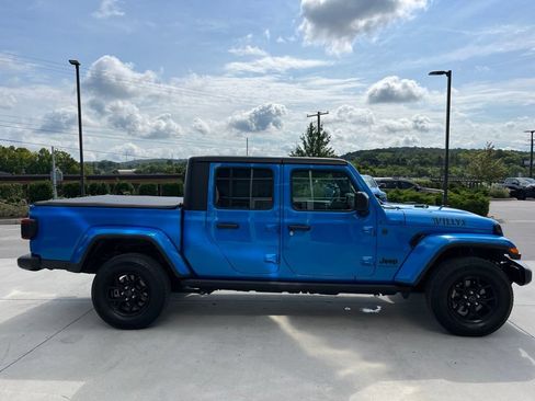 Used 2024 Jeep Gladiator Sport AWD/4WD image 21