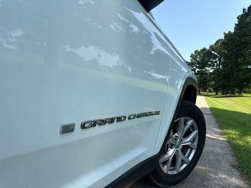 Used 2022 Jeep Grand Cherokee Limited RWD image 20
