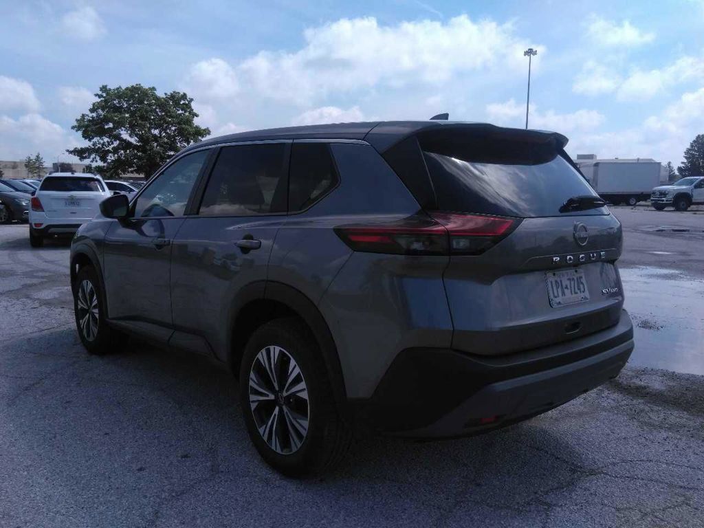 Used 2023 Nissan Rogue SV AWD/4WD image 3